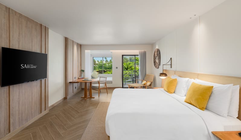 SAii Laguna Phuket Club Lagoon View King Bed Table Bed View